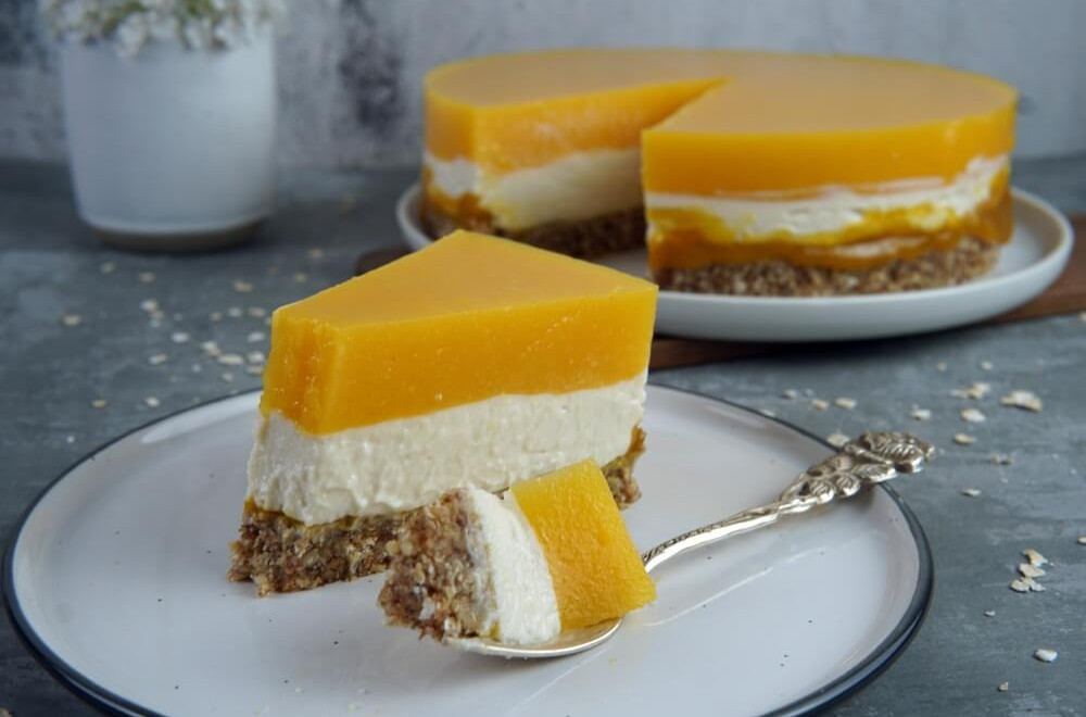 NO BAKE KUCHEN MIT MANGO | Kind Of Vegan